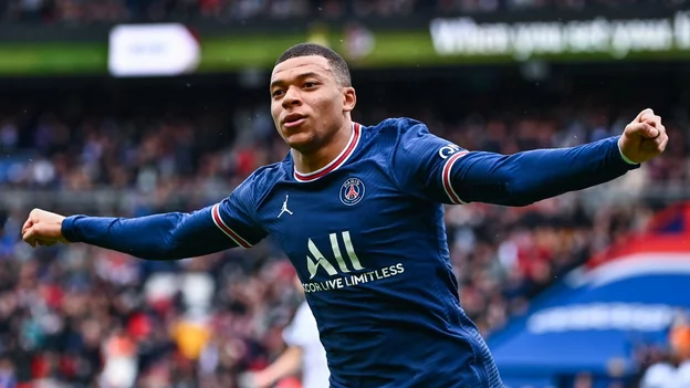 PSG – Clash : Le rappeur Booba tacle Kylian Mbappé !