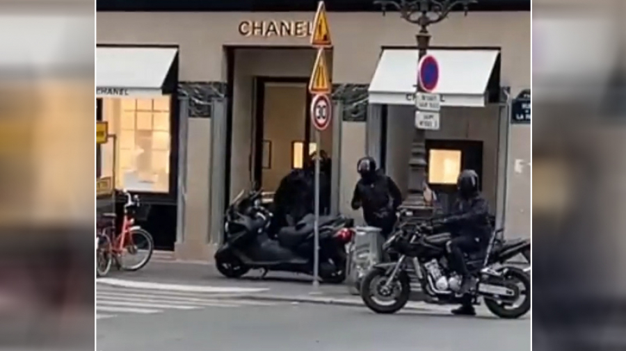 Paris: ce que l’on sait du braquage d’une boutique Chanel place Vendôme (Vidéo)