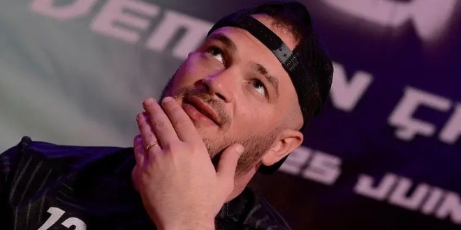 JUL VEUT FAIRE UNE PAUSE DANS SA CARRIÈRE : »JE VAIS METTRE UN COUP DE FREIN » (VIDÉO)