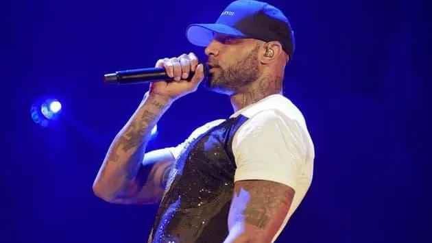 “C’est ma mission”: Booba veut faire tomber “le monde totalement fake” des “influvoleurs”