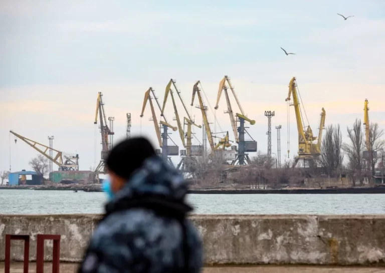 Ukraine: arrivée d’un premier cargo pour charger des céréales à Tchernomorsk