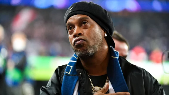 PSG : Ronaldinho affiche un énorme regret avec son départ