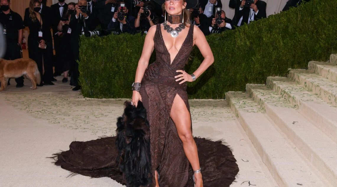 Jennifer Lopez (53 ans) : ce drôle de style dans lequel elle se trimballe dans tout Los Angeles
