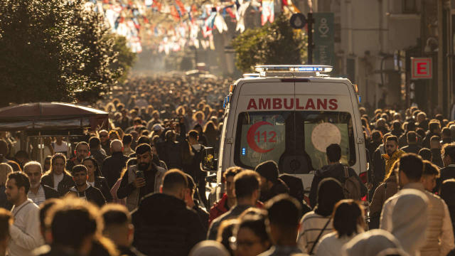 À Istanbul, une explosion en plein cœur de la ville fait plusieurs morts et blessés