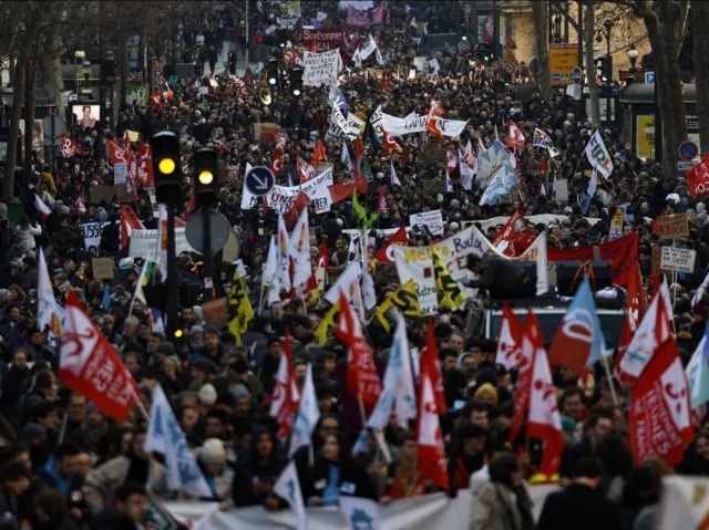 Retraites: les syndicats prêts à “mettre la France à l’arrêt” le 7 mars