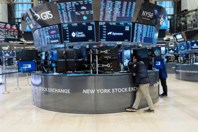 Wall Street ouvre en baisse, glacée par un rebond de l’inflation