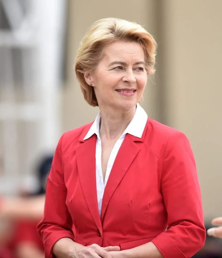 La présidente de la Commission européenne, Ursula von der Leyen, arrive en tête du classement des 100 femmes les plus influentes au monde.