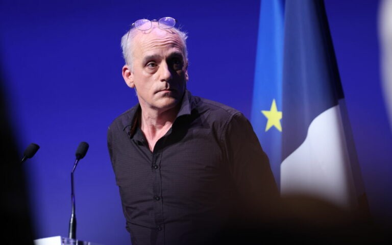 Bordeaux : Philippe Poutou assure employer sa femme comme collaboratrice « en toute transparence »