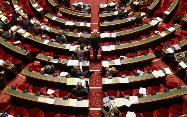 Réforme des retraites : les débats s’enlisent au Sénat sur fond de grèves persistantes