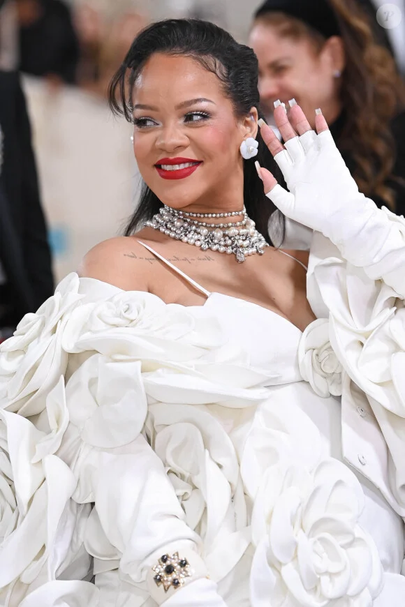 Rihanna, enceinte et en robe de mariée : éblouissante avec A$AP Rocky au MET Gala 2023