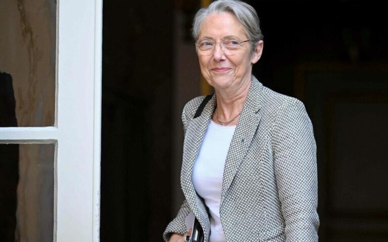 Après les syndicats, Borne reçoit les organisations patronales à Matignon