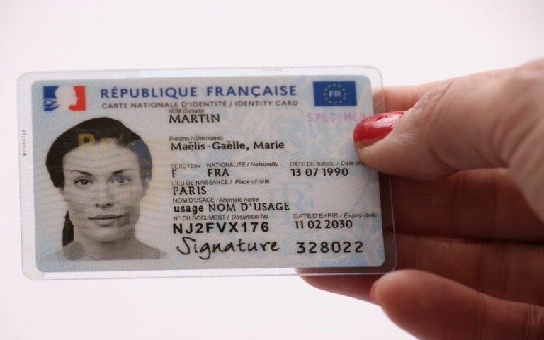 Fraude sociale : Gabriel Attal veut une fusion entre la carte Vitale et la carte d’identité