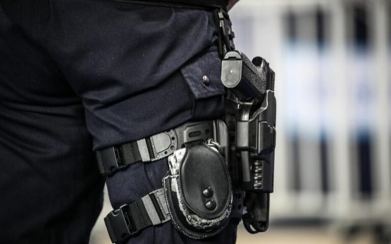 Refus d’obtempérer : deux policiers des Yvelines en garde à vue après des tirs sur un chauffard