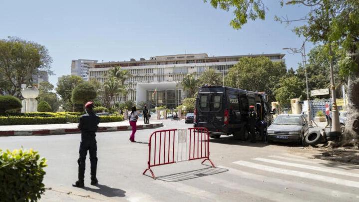 Sénégal: une première vague de détenus libérés sur fond de crise politique