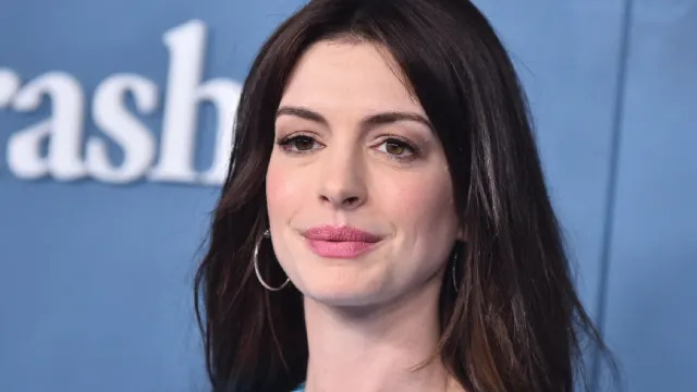 Fausse couche, alcool, harcèlement : Anne Hathaway livre un témoignage bouleversant