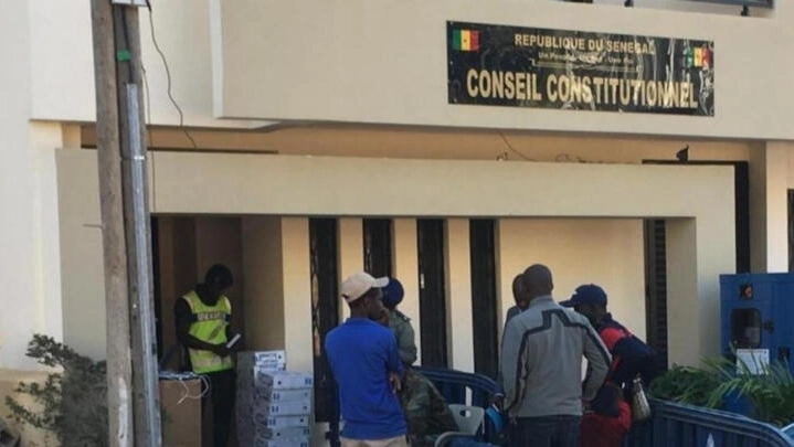 Sénégal: la présidentielle avant la fin du mandat de Macky Sall, confusion sur la date