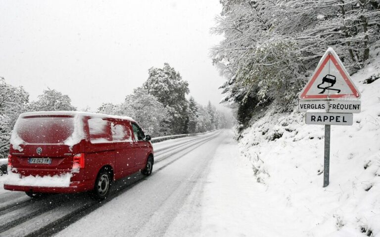 Neige et verglas : quatre départements en vigilance orange, deux pour des risques d’avalanche