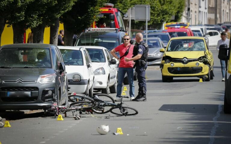 Un groupe de 12 enfants à vélo renversé par une voiture à La Rochelle, six blessés dont trois graves