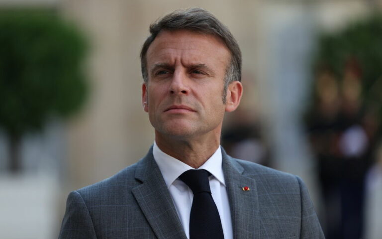 Législatives : Macron estime que les programmes des « deux extrêmes » mènent à la « guerre civile »