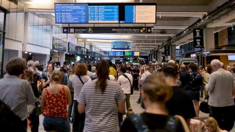 DIRECT. « ATTAQUE MASSIVE » SUR LE RÉSEAU TGV: AUCUN TRAIN À PARTIR DE MONTPARNASSE JUSQU’À 13H, UN « SABOTAGE CRIMINEL » ÉVOQUÉ