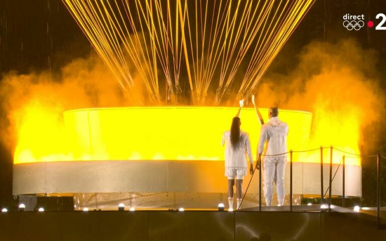 Cérémonie d’ouverture : la vidéo de l’incroyable allumage de la vasque olympique par Marie-José Pérec et Teddy Riner