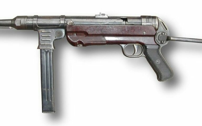 Trafic de drogue en Seine-Saint-Denis : un pistolet-mitrailleur allemand découvert chez une nourrice