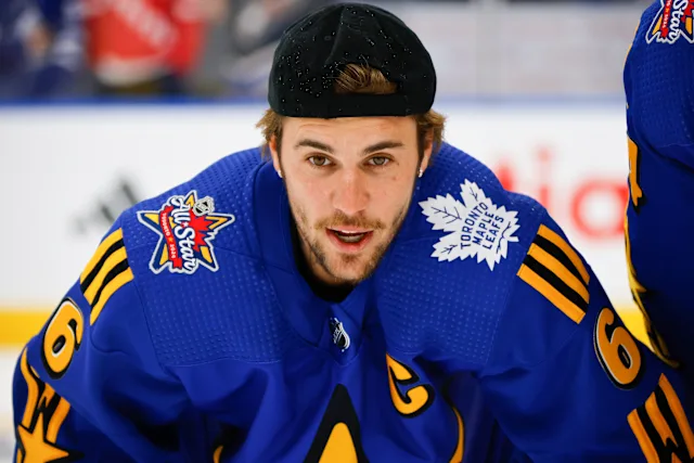 Justin Bieber – « Super le daron », « Son fils va être fier », « C’est déchirant » : la star prise en photo avec un bong, les internautes l’accusent de donner un mauvais exemple à son fils