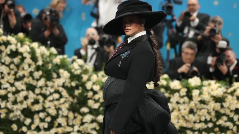 « Nous sommes vraiment heureux » : Rihanna et A$AP Rocky révèlent qu’ils attendent un troisième enfant au Met Gala