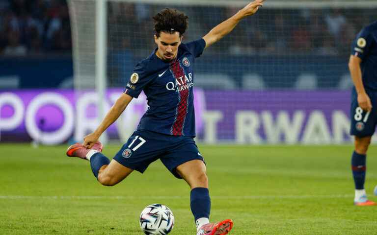 PSG : véritable chef d’orchestre, Vitinha est notre joueur du mois d’août