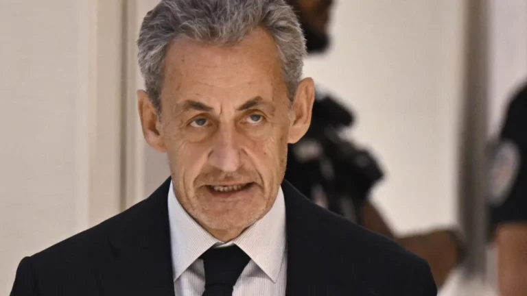 Financement libyen: l’ex-président français Sarkozy condamné à 5 ans de prison pour association de malfaiteurs